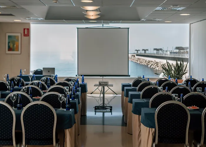 Suites Del Mar By Melia Alicante